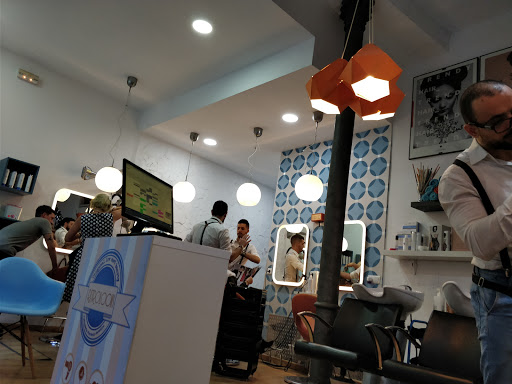 Julies Salon Málaga Centro - Peluquería Barbería & Estética