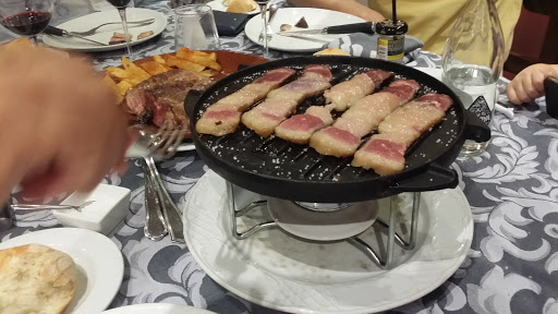 Restaurante Los Robles de León El Mesón Asador de Málaga.