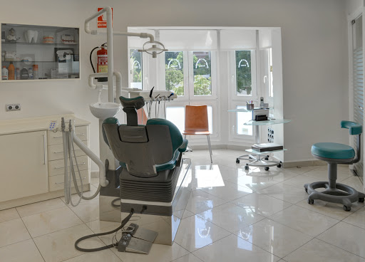 Clínica Dental Málaga Doctores Salinas