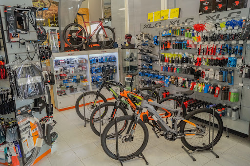 XRCBIKE - Tienda de bicicletas en Málaga, taller de reparaciones y alquiler de bicicletas.