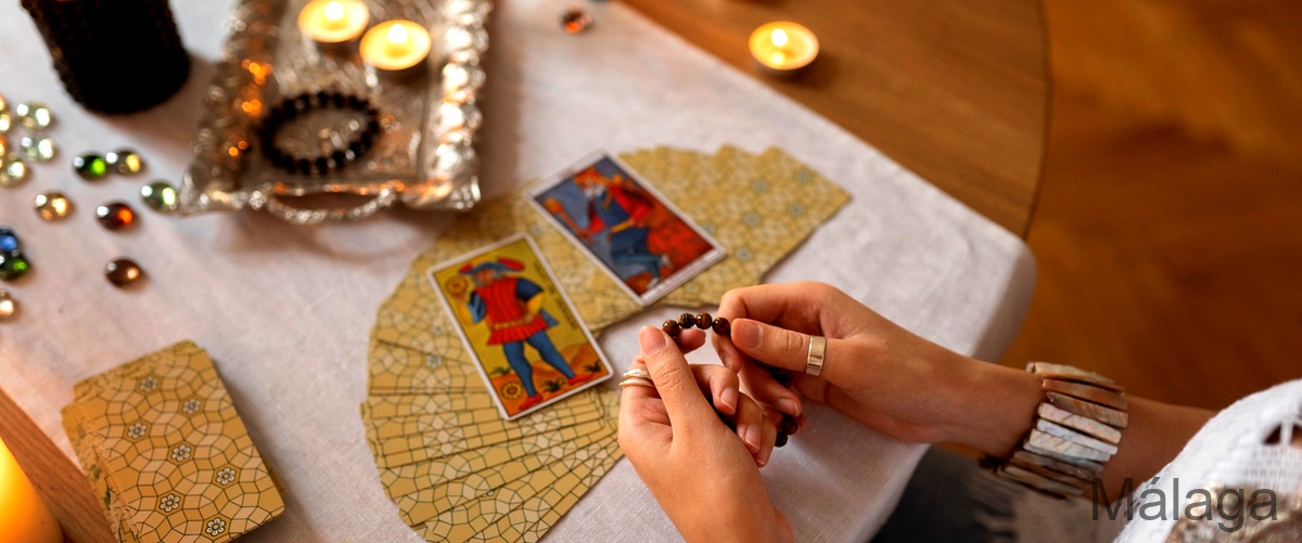 Las 14 mejores videntes de tarot en Málaga