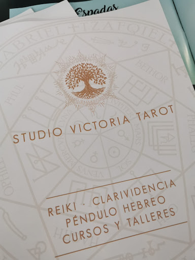 Studio Victoria Tarot